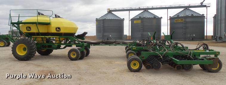 image for item DC2362 2014 John Deere 1890 air seeder
