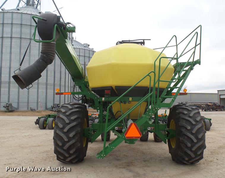 image for item DC2362 2014 John Deere 1890 air seeder