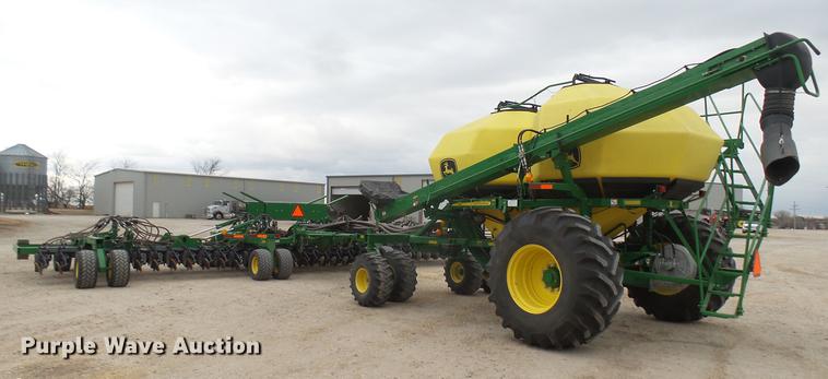 image for item DC2362 2014 John Deere 1890 air seeder
