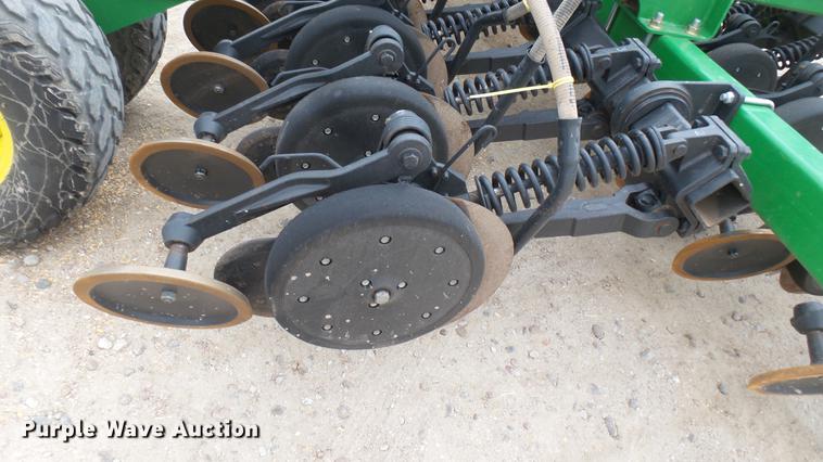image for item DC2362 2014 John Deere 1890 air seeder
