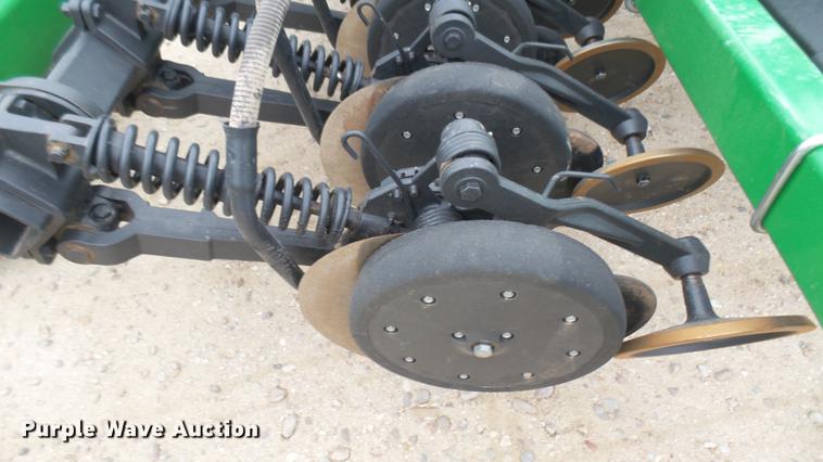 image for item DC2362 2014 John Deere 1890 air seeder
