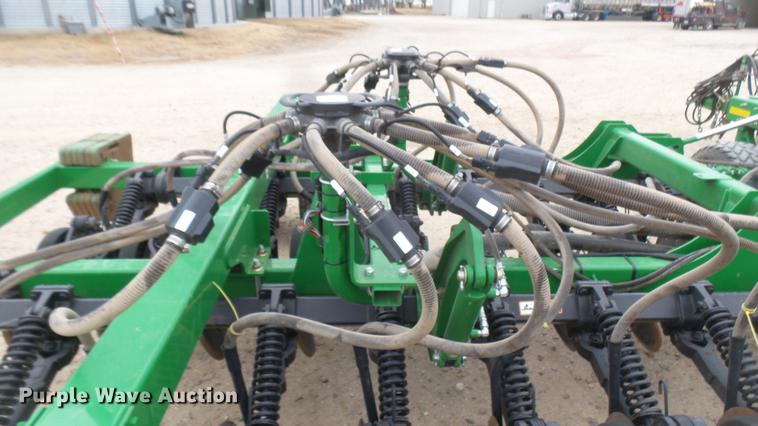 image for item DC2362 2014 John Deere 1890 air seeder