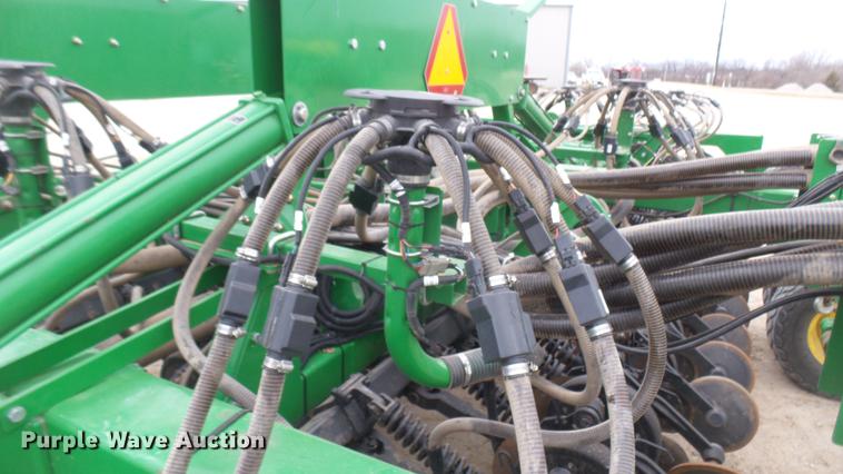 image for item DC2362 2014 John Deere 1890 air seeder