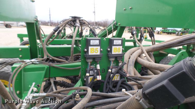 image for item DC2362 2014 John Deere 1890 air seeder