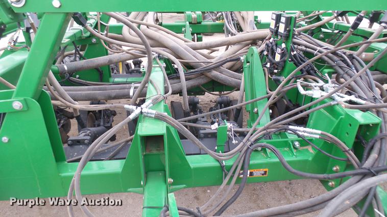 image for item DC2362 2014 John Deere 1890 air seeder