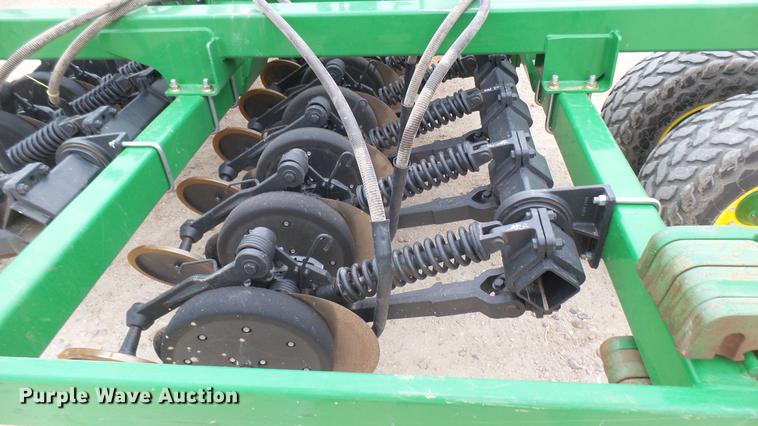 image for item DC2362 2014 John Deere 1890 air seeder