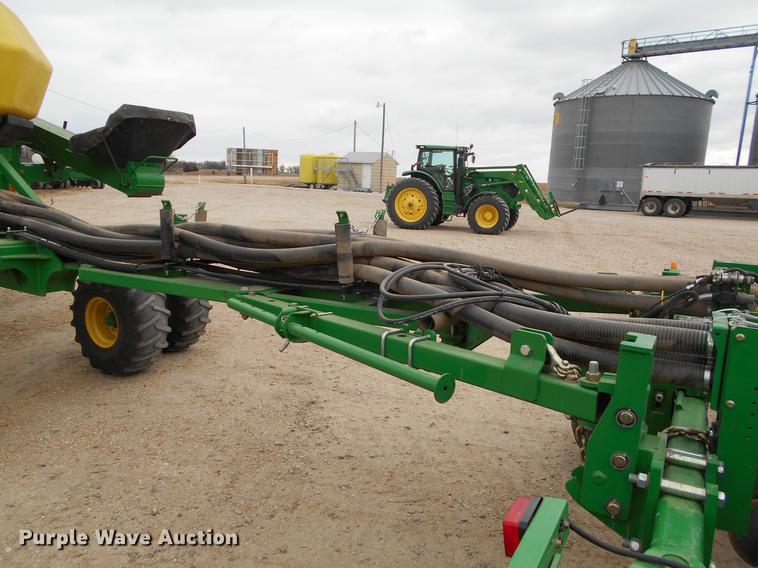 image for item DC2362 2014 John Deere 1890 air seeder