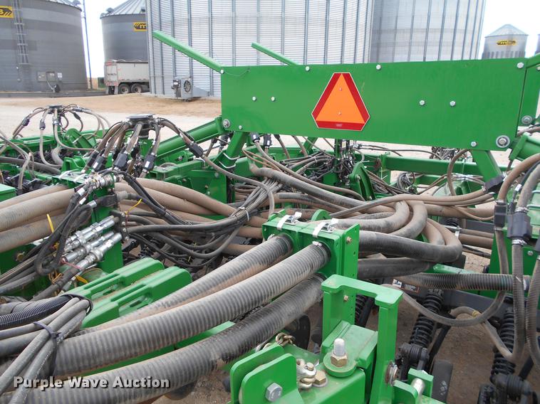 image for item DC2362 2014 John Deere 1890 air seeder