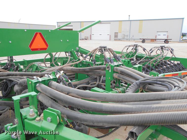 image for item DC2362 2014 John Deere 1890 air seeder