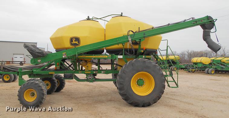 image for item DC2362 2014 John Deere 1890 air seeder