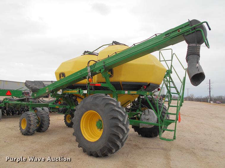 image for item DC2362 2014 John Deere 1890 air seeder