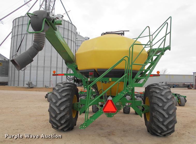 image for item DC2362 2014 John Deere 1890 air seeder