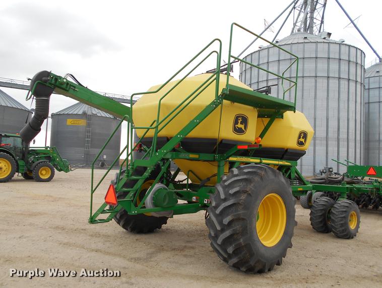 image for item DC2362 2014 John Deere 1890 air seeder