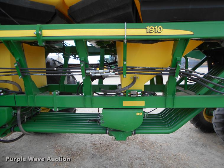image for item DC2362 2014 John Deere 1890 air seeder