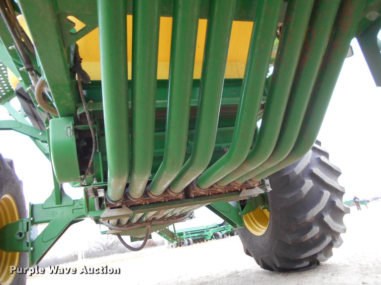 image for item DC2362 2014 John Deere 1890 air seeder