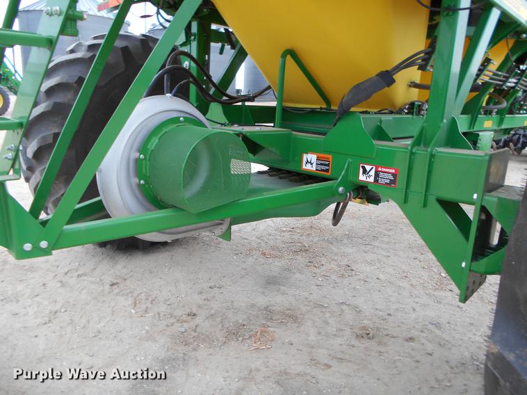 image for item DC2362 2014 John Deere 1890 air seeder