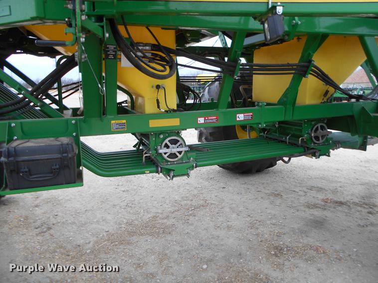 image for item DC2362 2014 John Deere 1890 air seeder