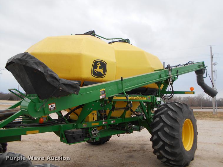 image for item DC2362 2014 John Deere 1890 air seeder