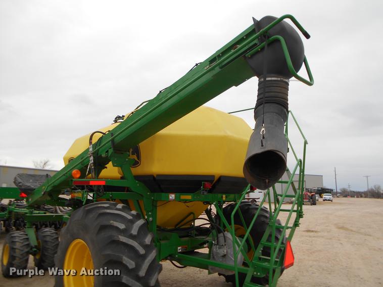 image for item DC2362 2014 John Deere 1890 air seeder
