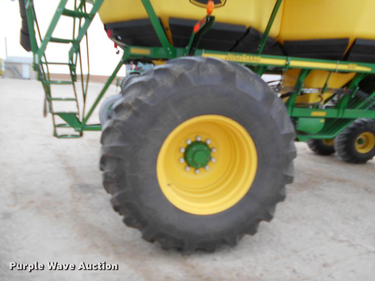 image for item DC2362 2014 John Deere 1890 air seeder