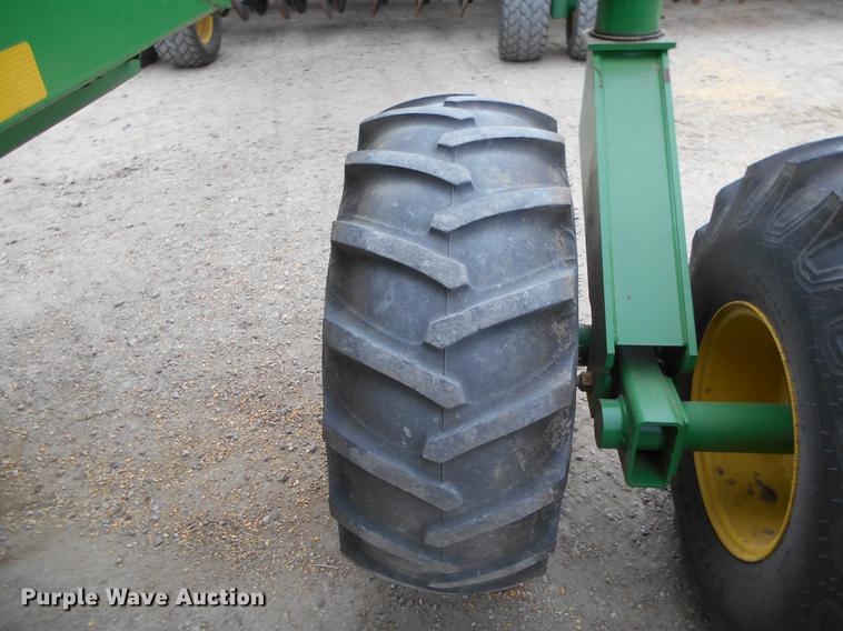 image for item DC2362 2014 John Deere 1890 air seeder