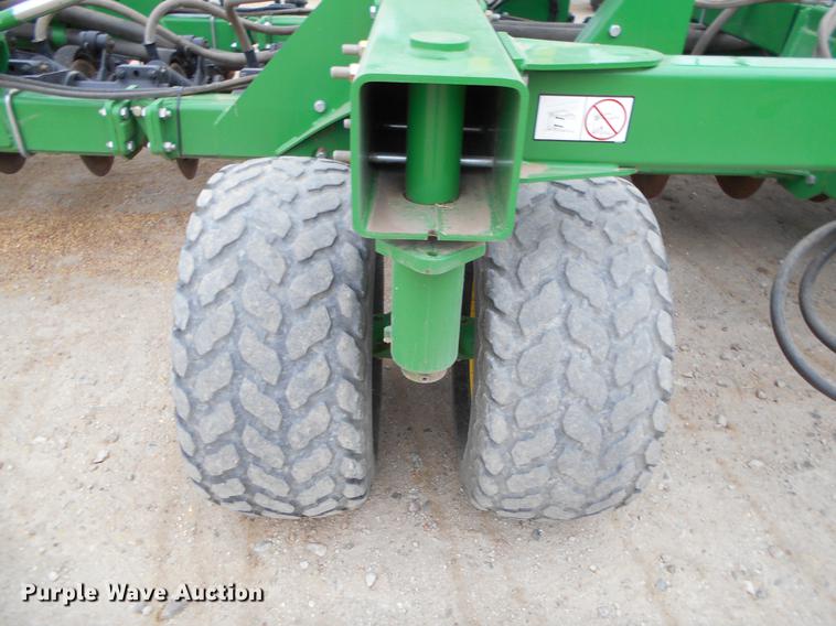 image for item DC2362 2014 John Deere 1890 air seeder