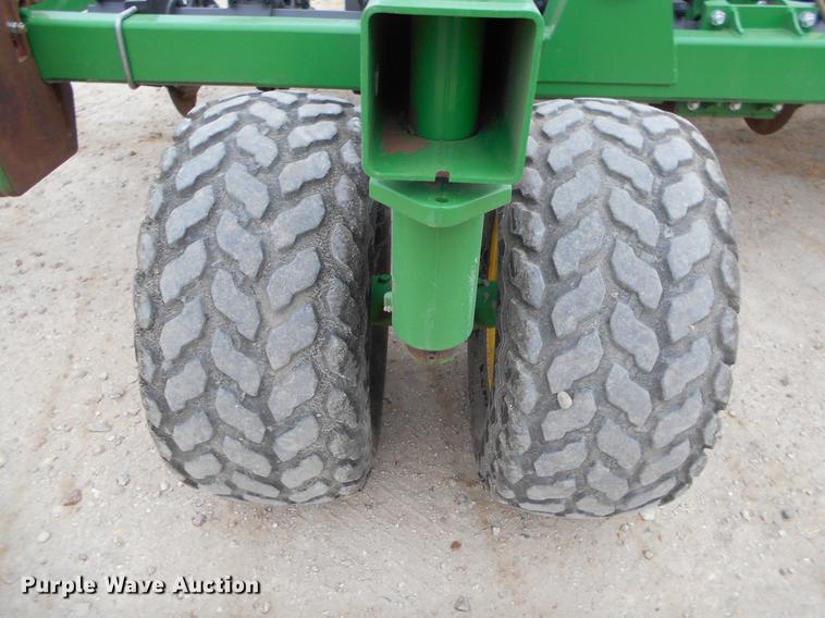 image for item DC2362 2014 John Deere 1890 air seeder