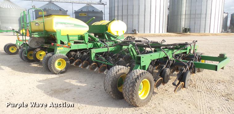 image for item DC2363 2011 John Deere 1990 CCS air seeder