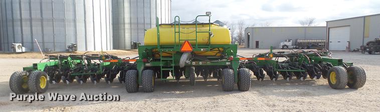 image for item DC2363 2011 John Deere 1990 CCS air seeder
