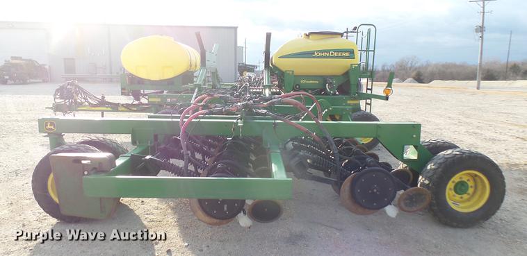 image for item DC2363 2011 John Deere 1990 CCS air seeder