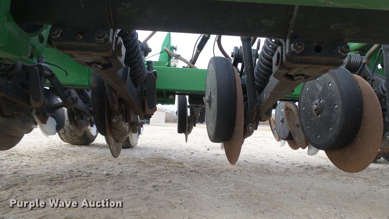 image for item DC2363 2011 John Deere 1990 CCS air seeder