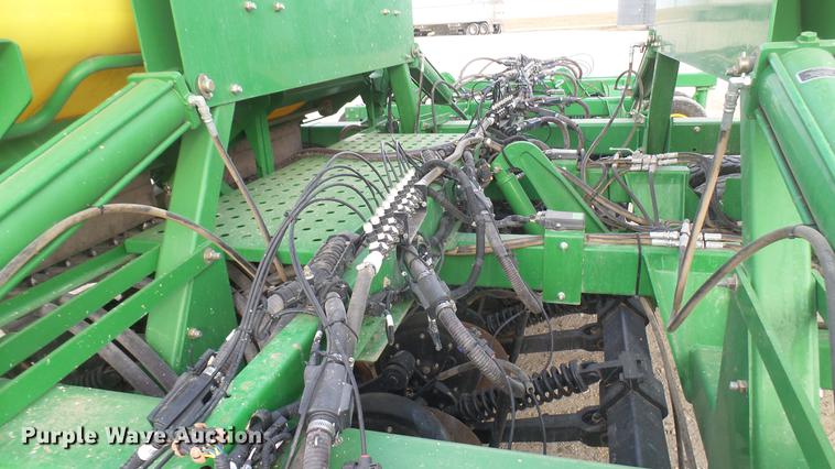 image for item DC2363 2011 John Deere 1990 CCS air seeder
