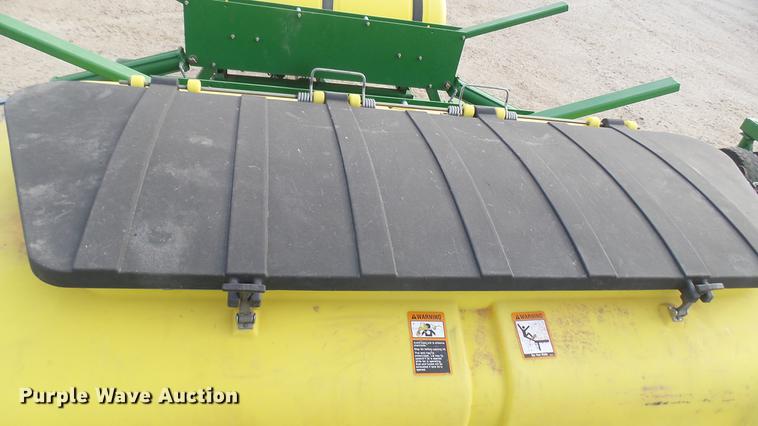 image for item DC2363 2011 John Deere 1990 CCS air seeder