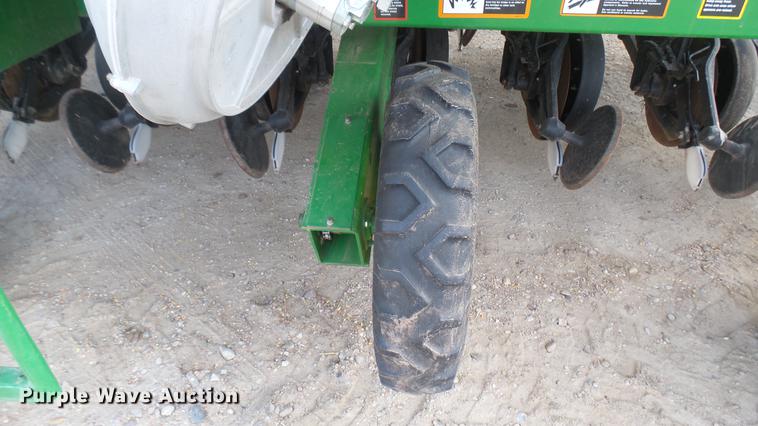 image for item DC2363 2011 John Deere 1990 CCS air seeder