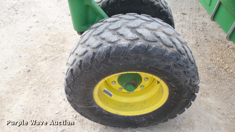 image for item DC2363 2011 John Deere 1990 CCS air seeder