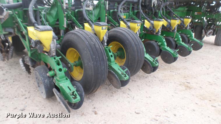image for item DC2364 2011 John Deere 1770NT no-till planter