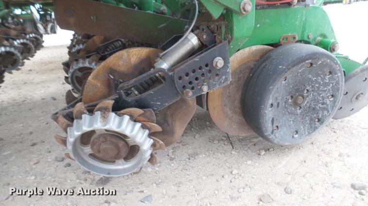 image for item DC2364 2011 John Deere 1770NT no-till planter