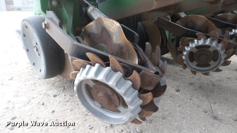 image for item DC2364 2011 John Deere 1770NT no-till planter