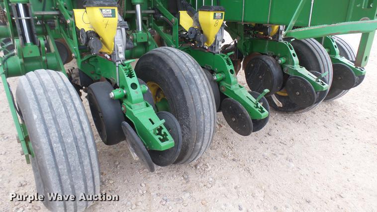 image for item DC2364 2011 John Deere 1770NT no-till planter