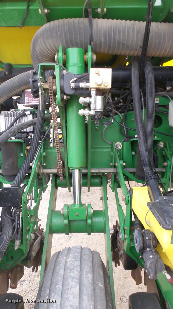 image for item DC2364 2011 John Deere 1770NT no-till planter