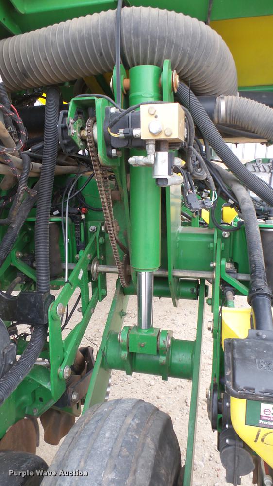 image for item DC2364 2011 John Deere 1770NT no-till planter