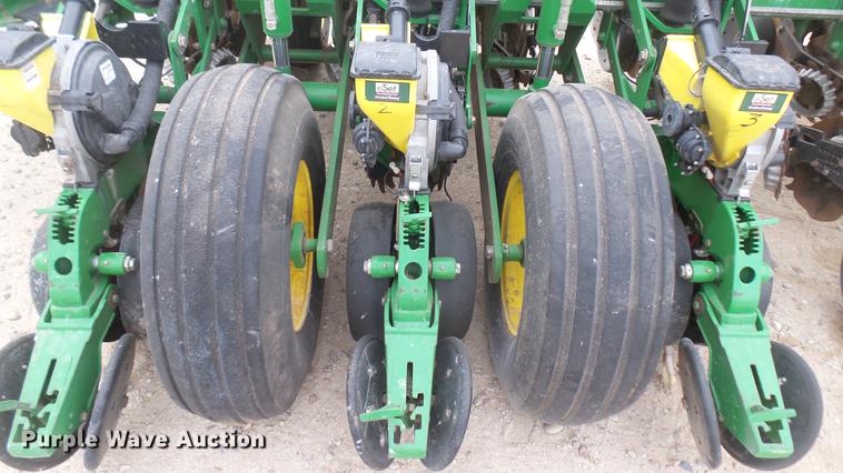 image for item DC2364 2011 John Deere 1770NT no-till planter