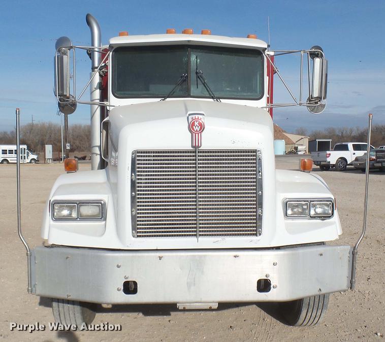 image for item DC2365 1990 Kenworth T450 grain truck