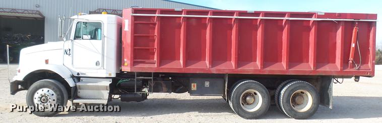 image for item DC2365 1990 Kenworth T450 grain truck