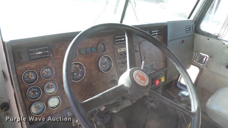 image for item DC2365 1990 Kenworth T450 grain truck