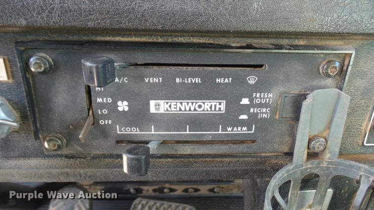 image for item DC2365 1990 Kenworth T450 grain truck
