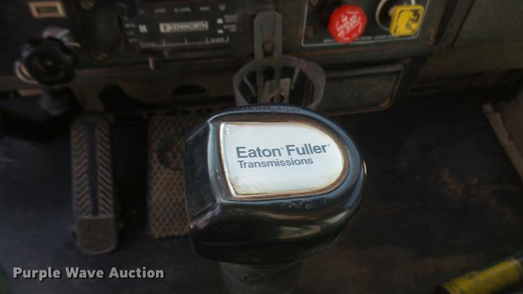 image for item DC2365 1990 Kenworth T450 grain truck