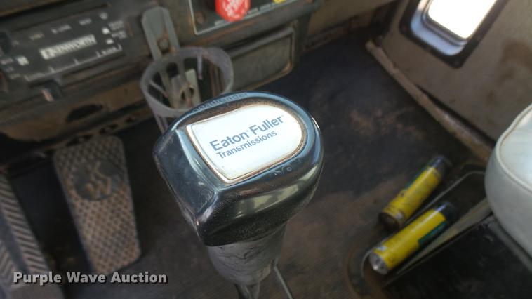 image for item DC2365 1990 Kenworth T450 grain truck