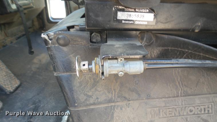 image for item DC2365 1990 Kenworth T450 grain truck