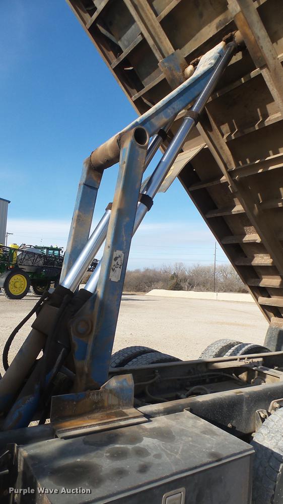 image for item DC2365 1990 Kenworth T450 grain truck